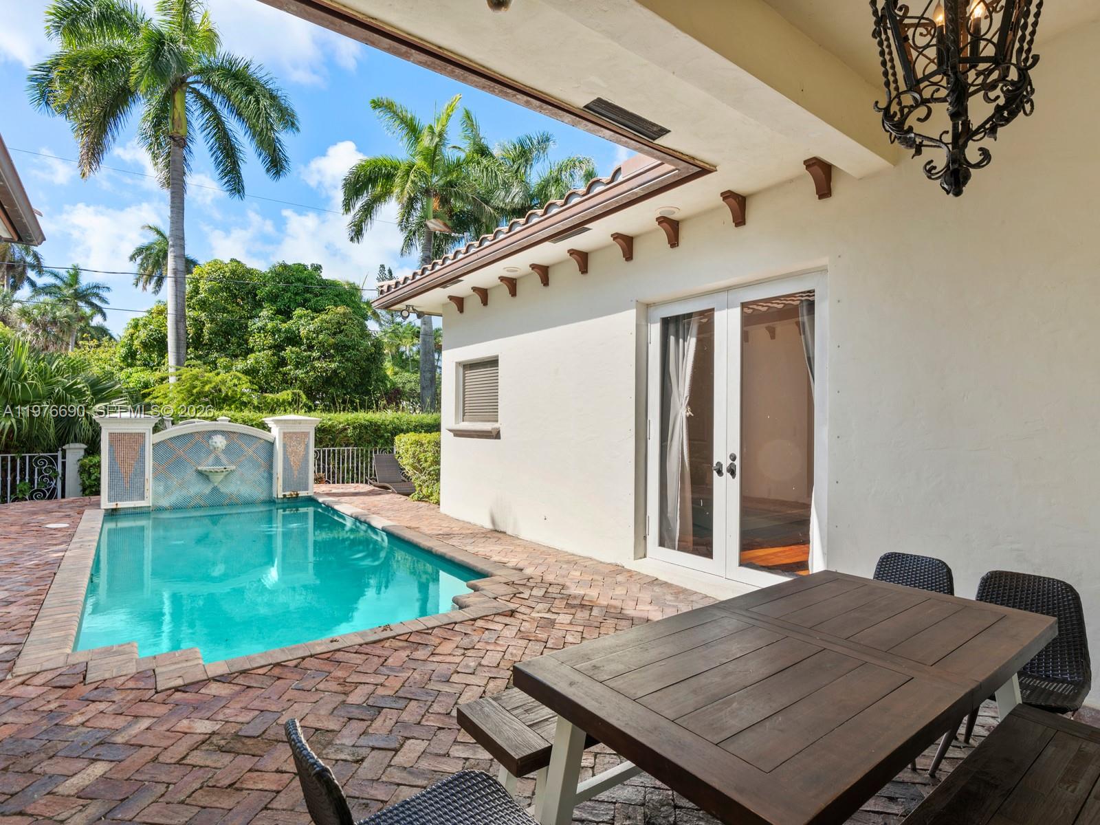 1223 Jackson St Hollywood, FL 33019