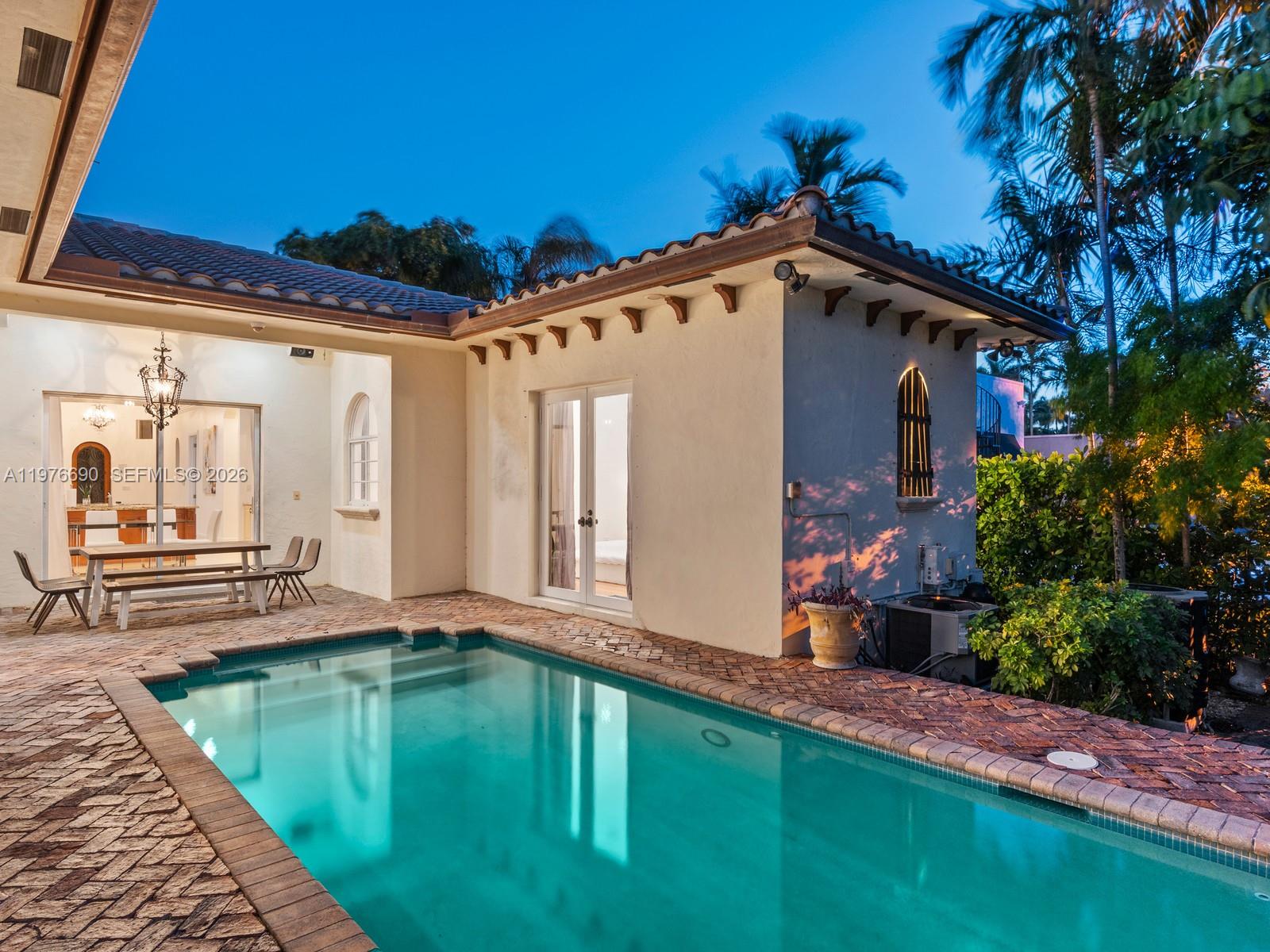 1223 Jackson St Hollywood, FL 33019