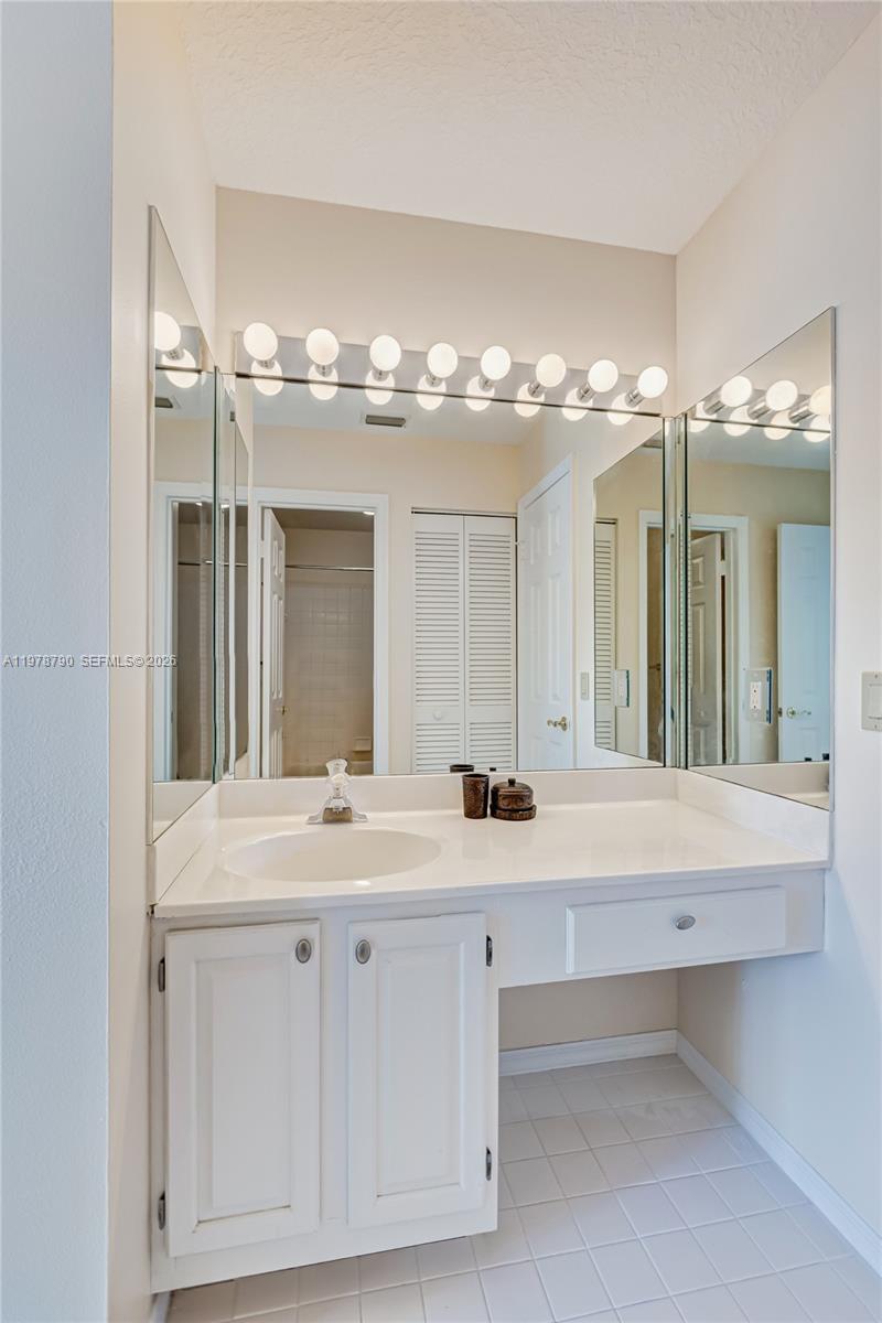 30 Windsor Ln Palm Beach Gardens, FL 33418