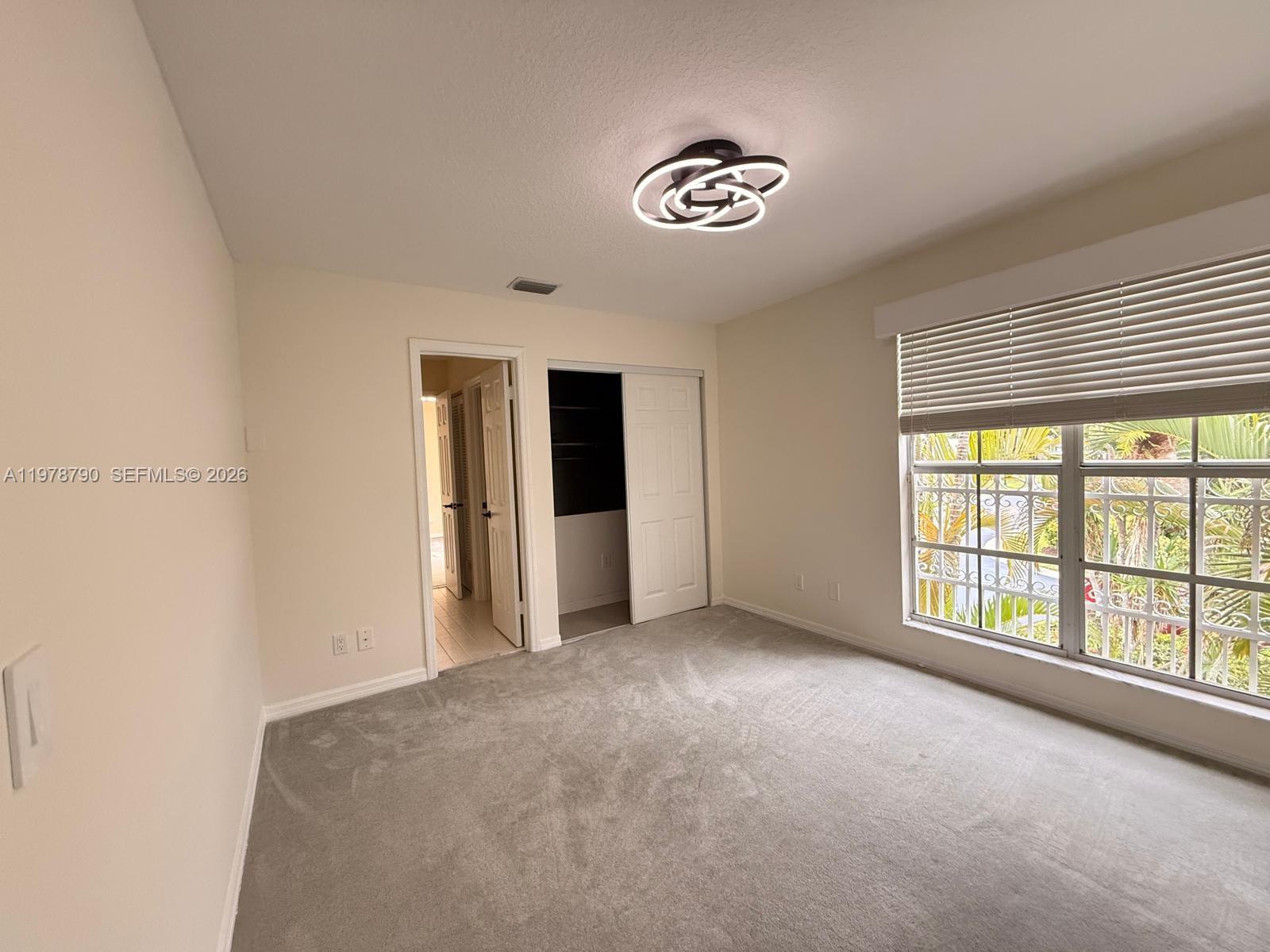 30 Windsor Ln Palm Beach Gardens, FL 33418