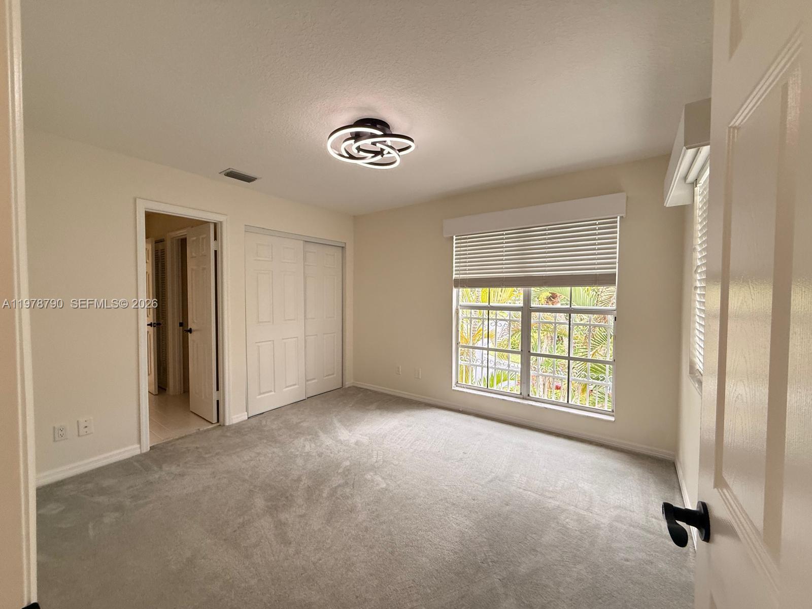 30 Windsor Ln Palm Beach Gardens, FL 33418