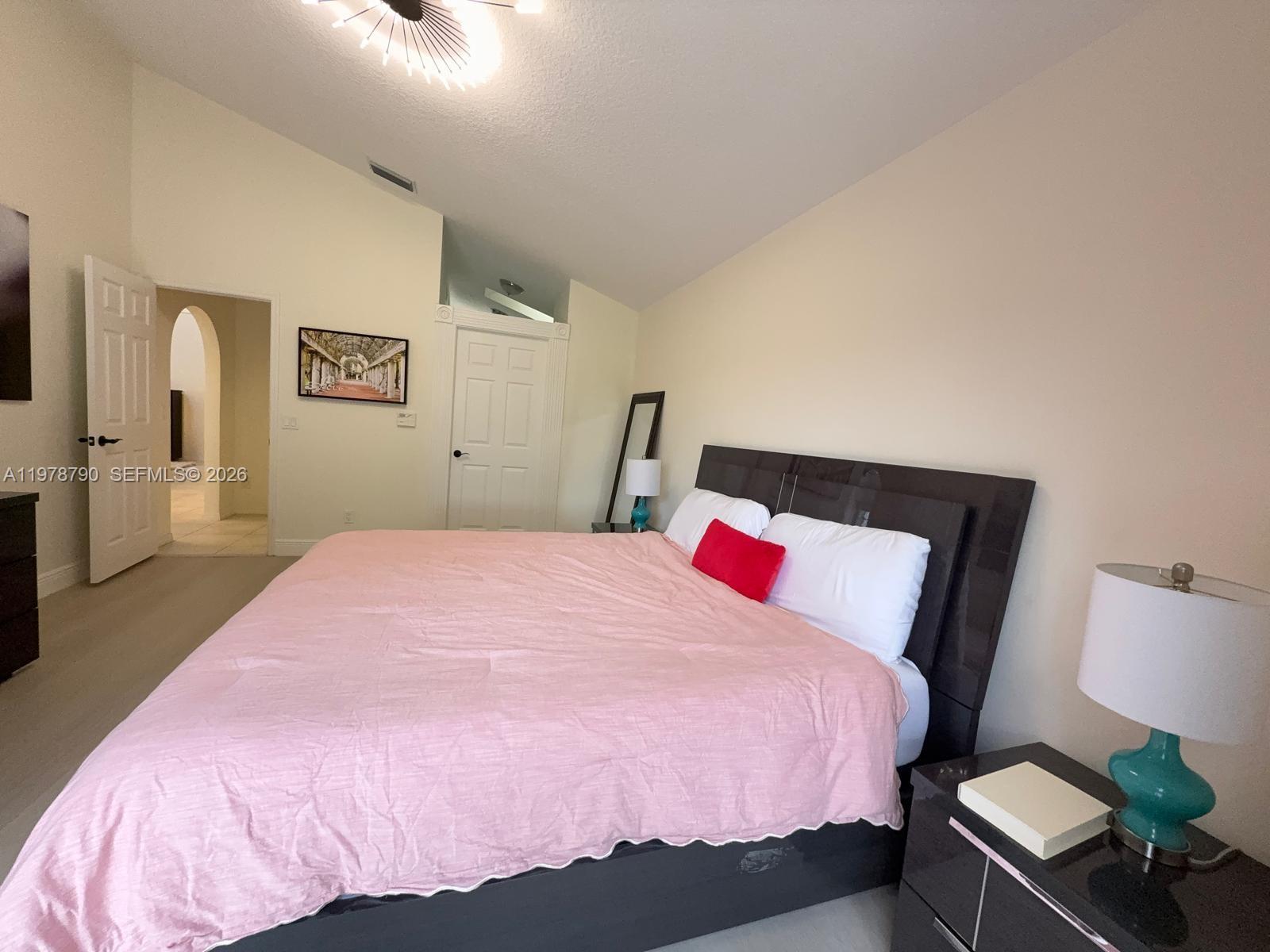 30 Windsor Ln Palm Beach Gardens, FL 33418