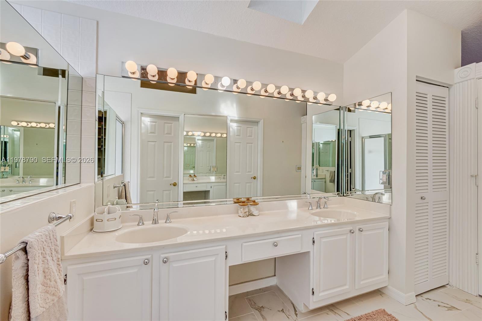 30 Windsor Ln Palm Beach Gardens, FL 33418