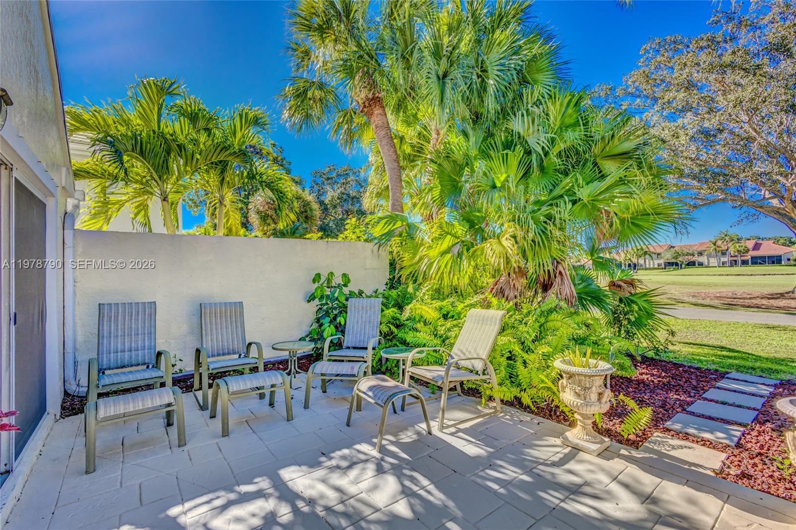 30 Windsor Ln Palm Beach Gardens, FL 33418