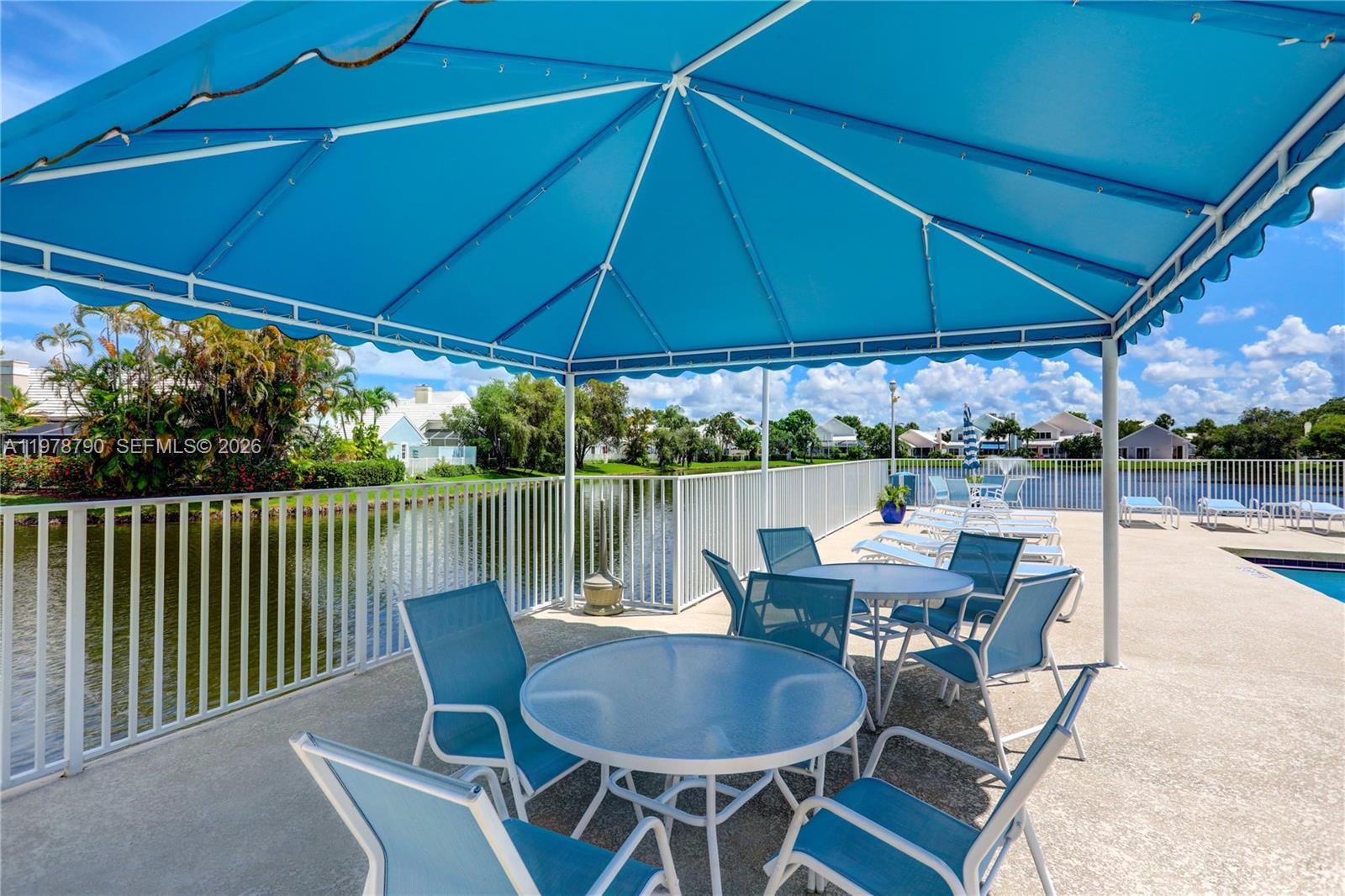 30 Windsor Ln Palm Beach Gardens, FL 33418