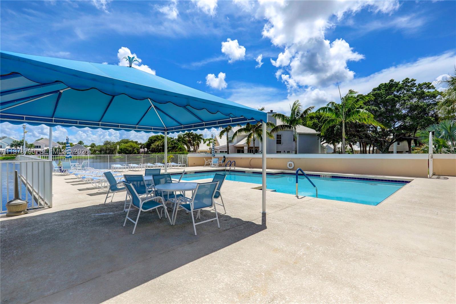 30 Windsor Ln Palm Beach Gardens, FL 33418