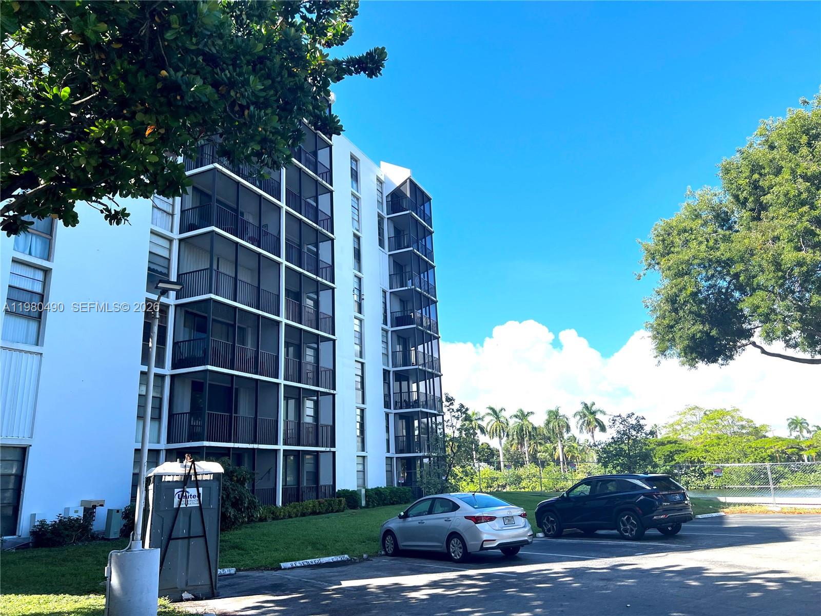 3475 N Country Clb Dr #716 Aventura, FL 33180