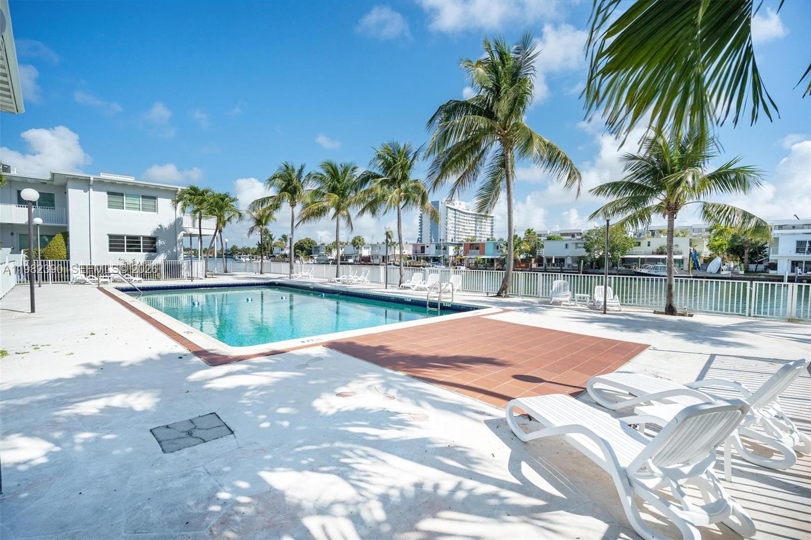 7207 Bay Dr #11 Miami Beach, FL 33141