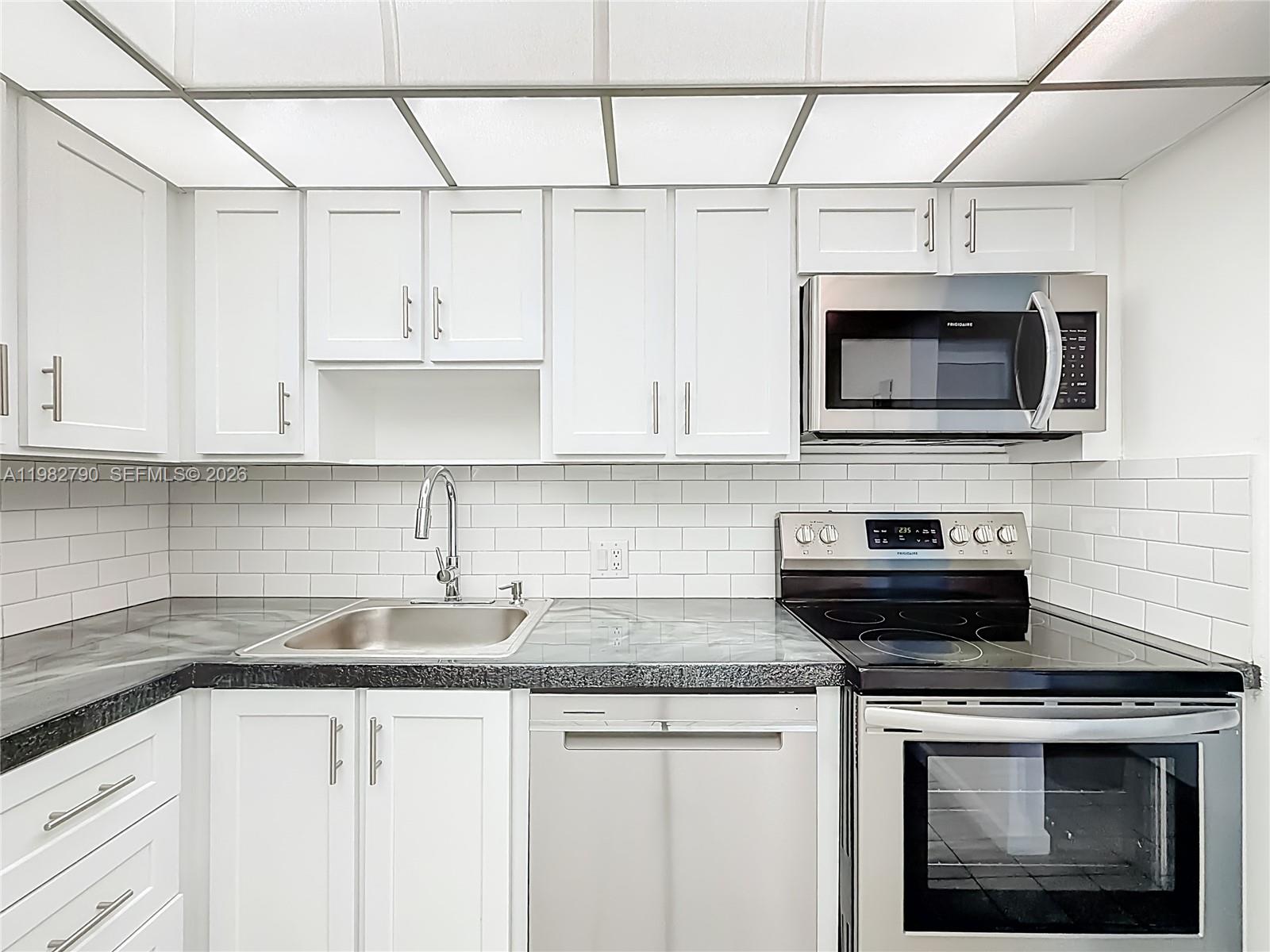 20301 W Country Clb Dr #2428 Aventura, FL 33180