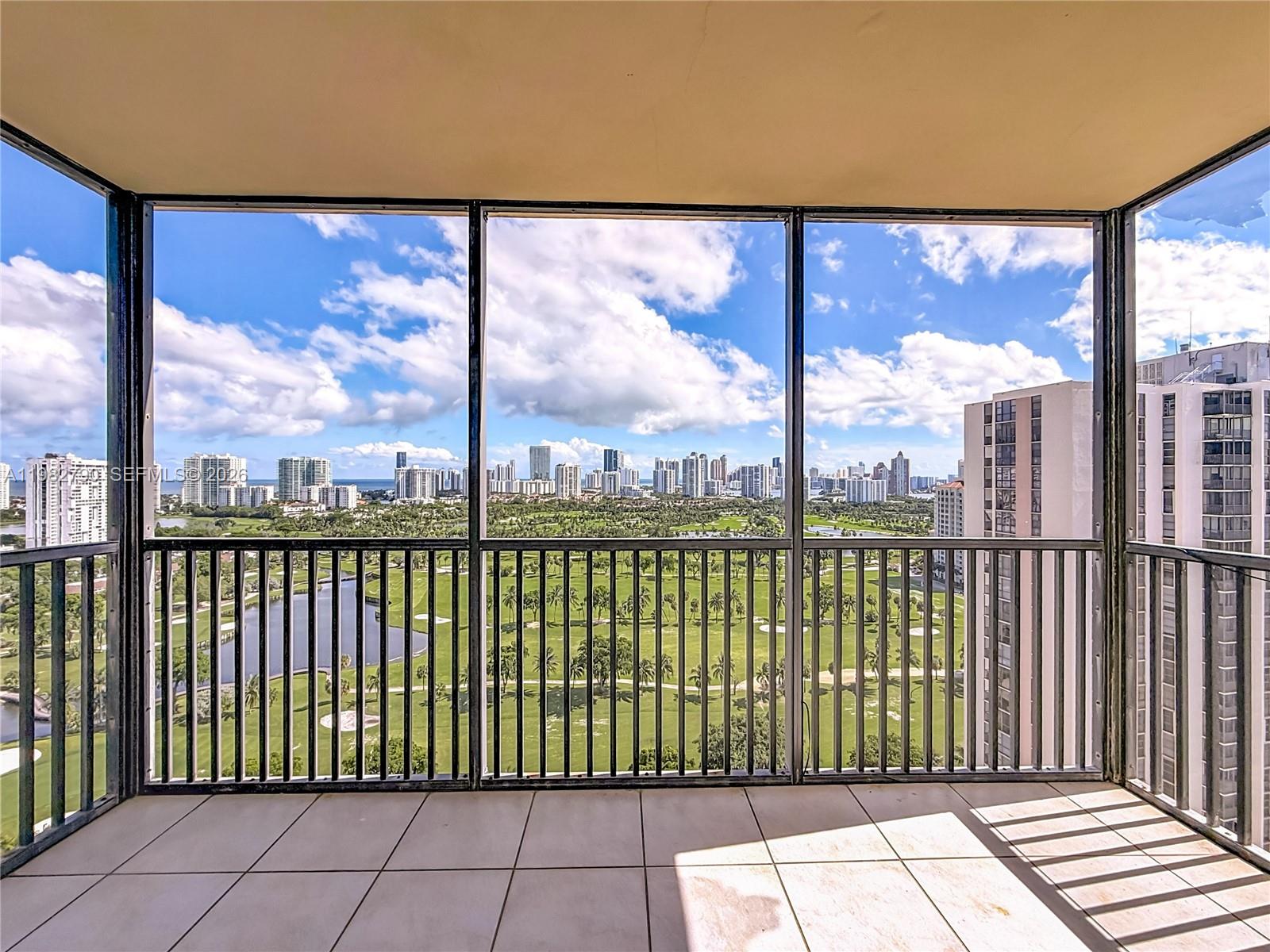 20301 W Country Clb Dr #2428 Aventura, FL 33180