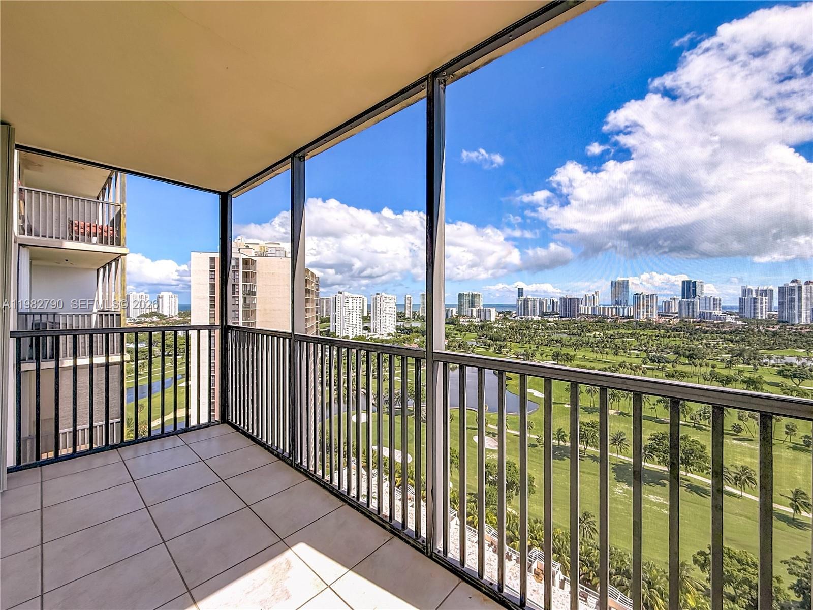 20301 W Country Clb Dr #2428 Aventura, FL 33180