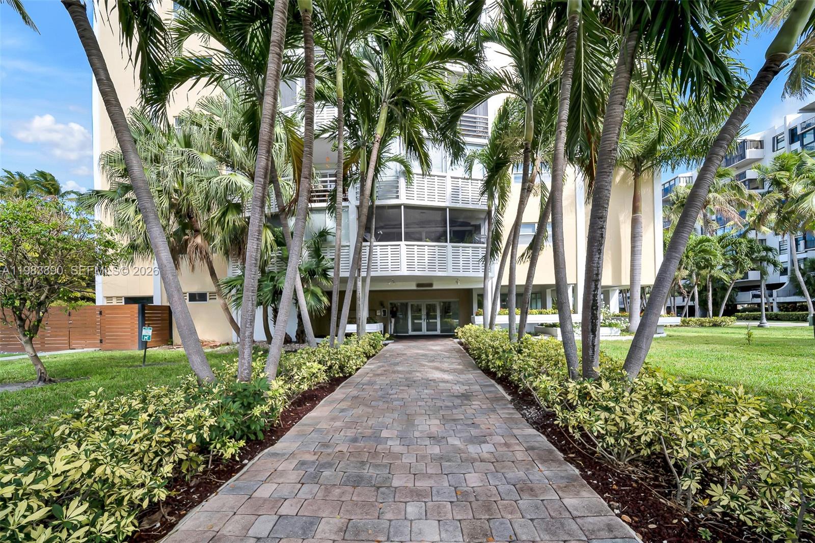 555 Crandon Blvd #53 Key Biscayne, FL 33149