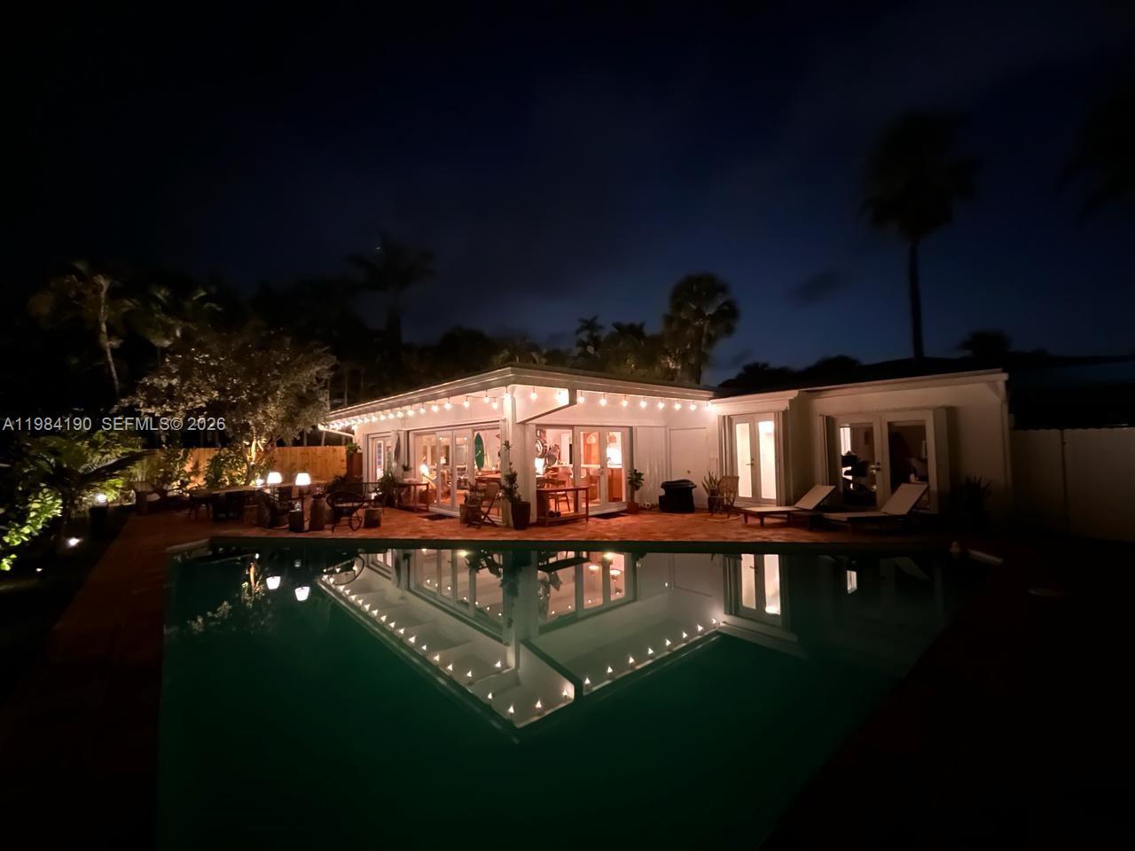 240 Greenwood Dr #240 Key Biscayne, FL 33149