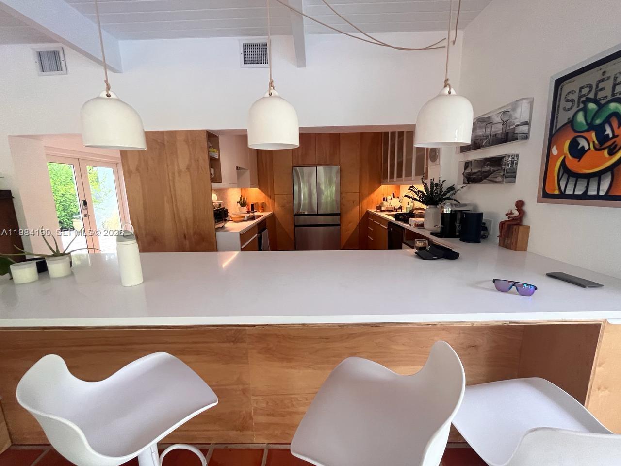 240 Greenwood Dr #240 Key Biscayne, FL 33149