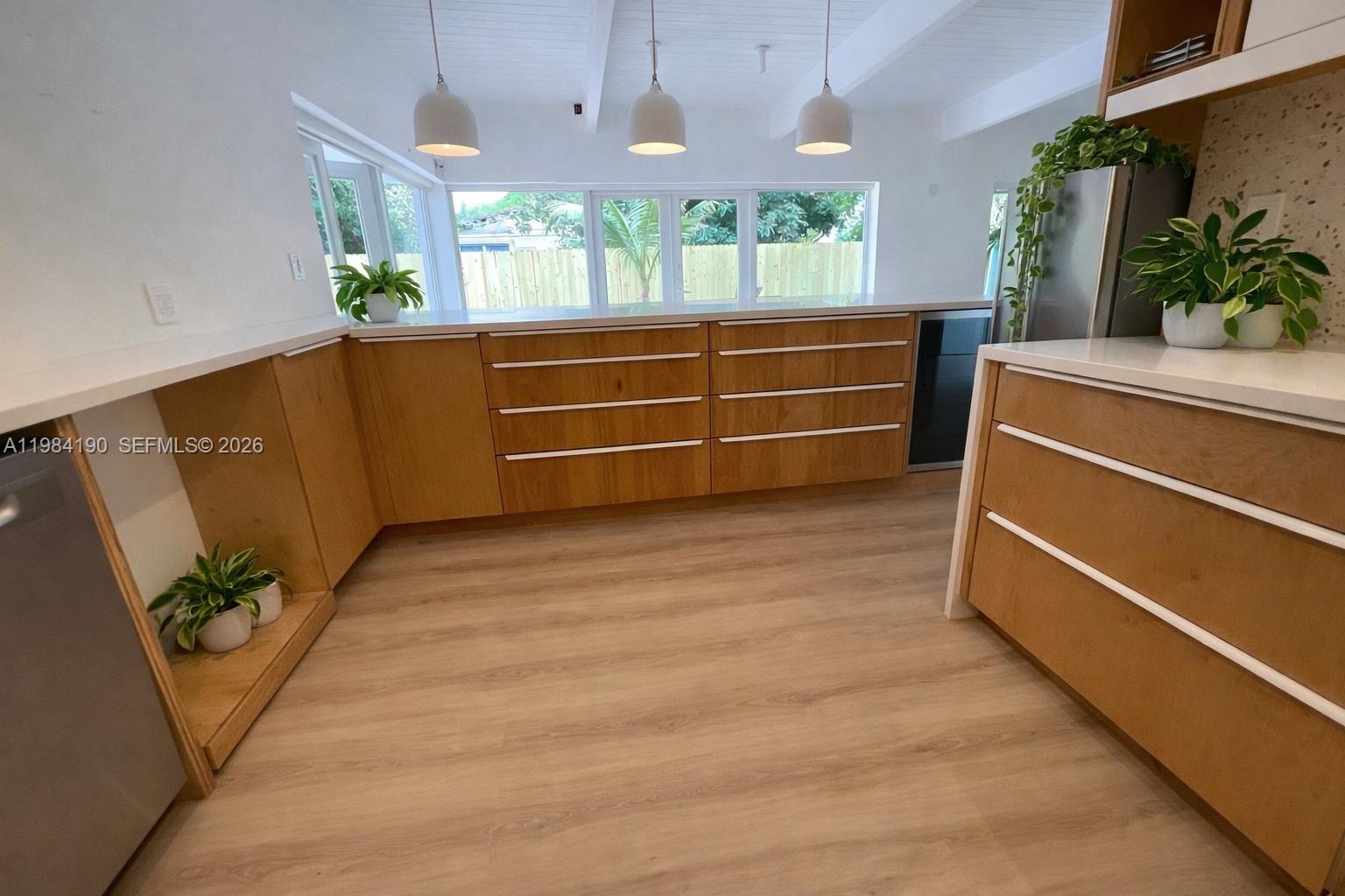 240 Greenwood Dr #240 Key Biscayne, FL 33149