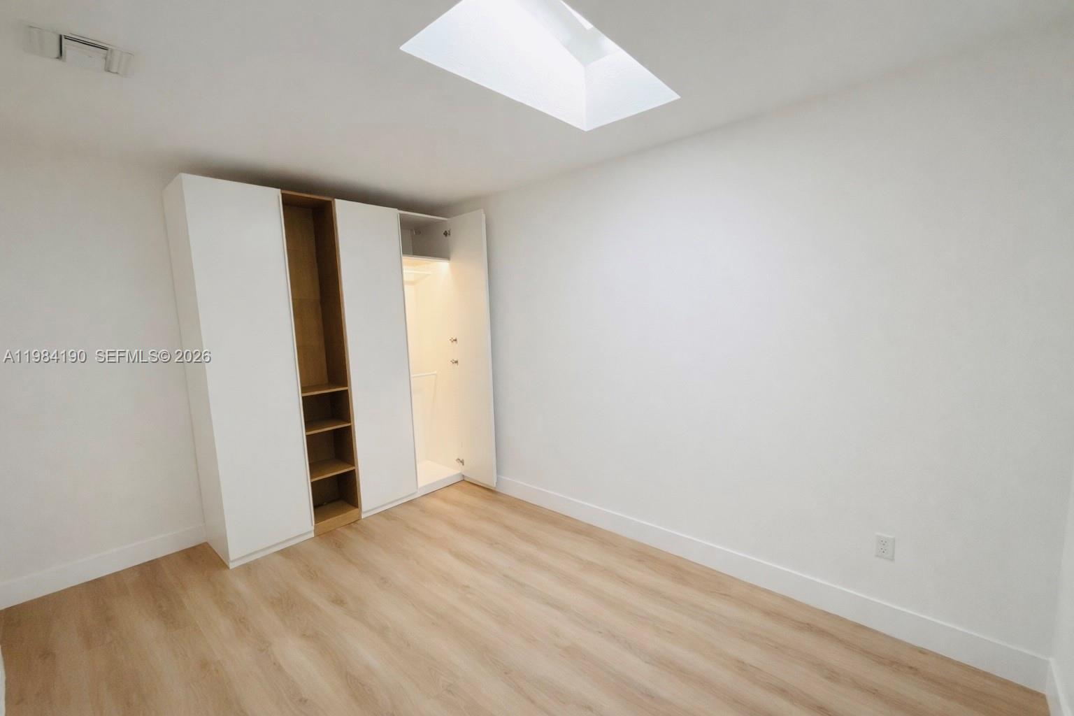 240 Greenwood Dr #240 Key Biscayne, FL 33149