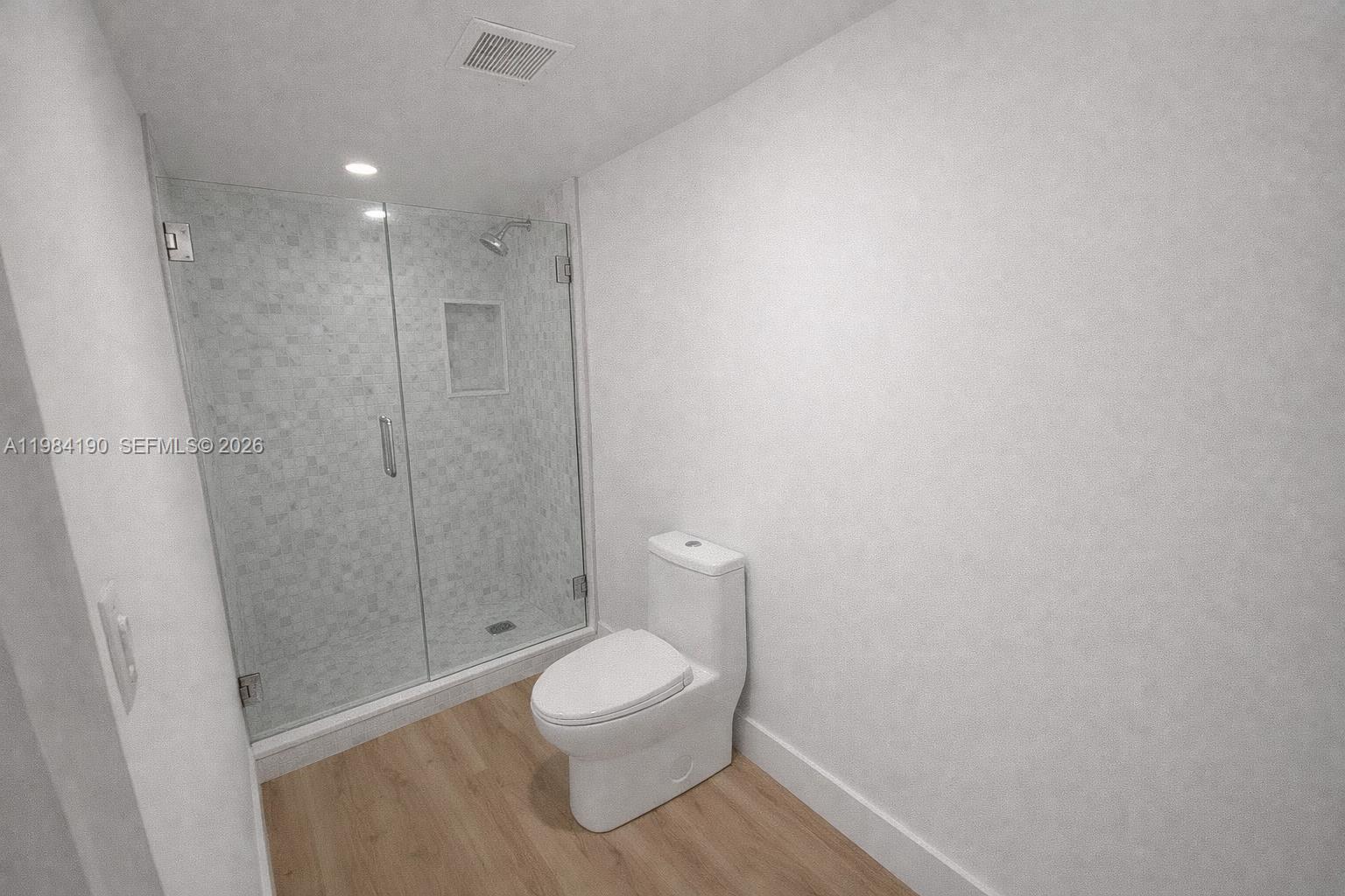 240 Greenwood Dr #240 Key Biscayne, FL 33149