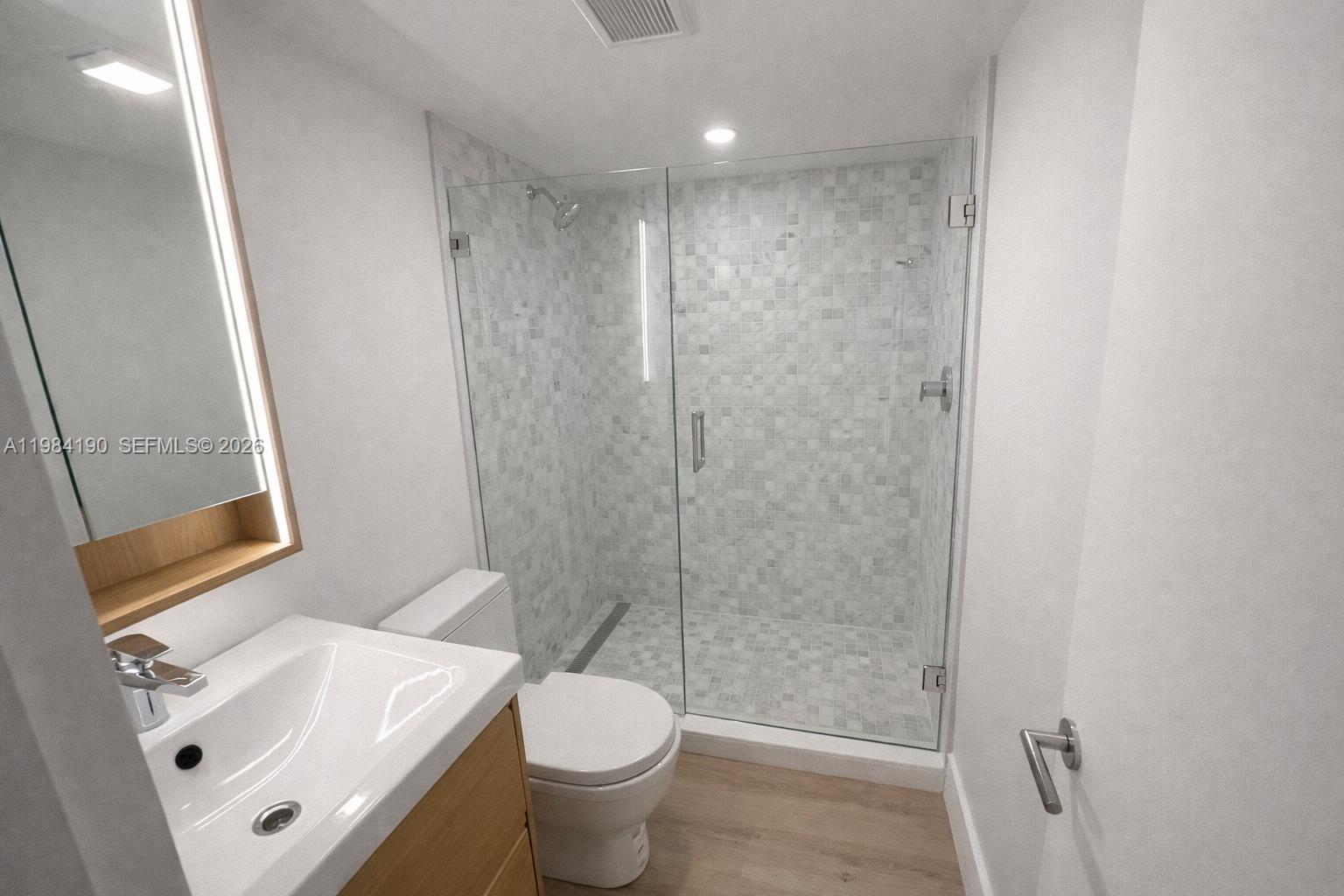 240 Greenwood Dr #240 Key Biscayne, FL 33149