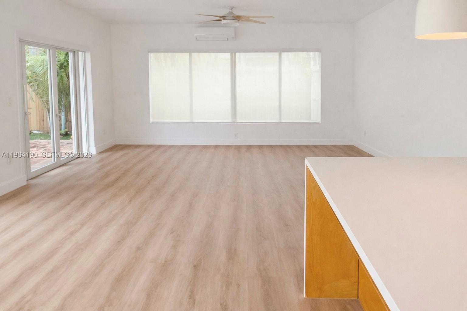 240 Greenwood Dr #240 Key Biscayne, FL 33149