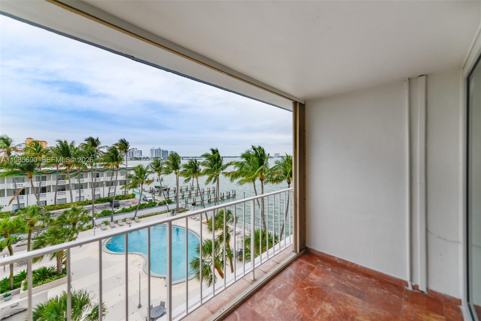 1865 N 79th St Cswy #5H