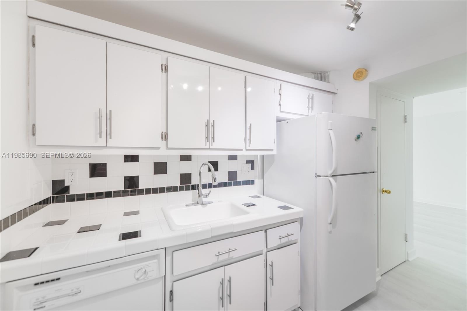 1865 N 79th St Cswy #5H North Bay Village, FL 33141