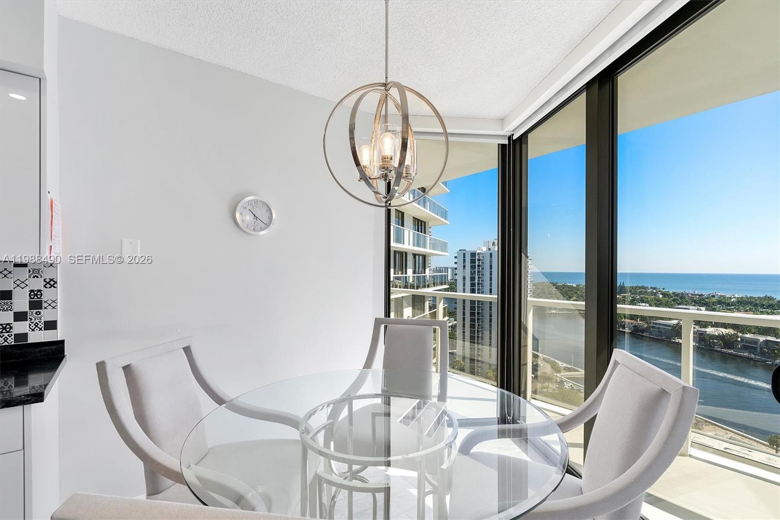 image Hamptons West16