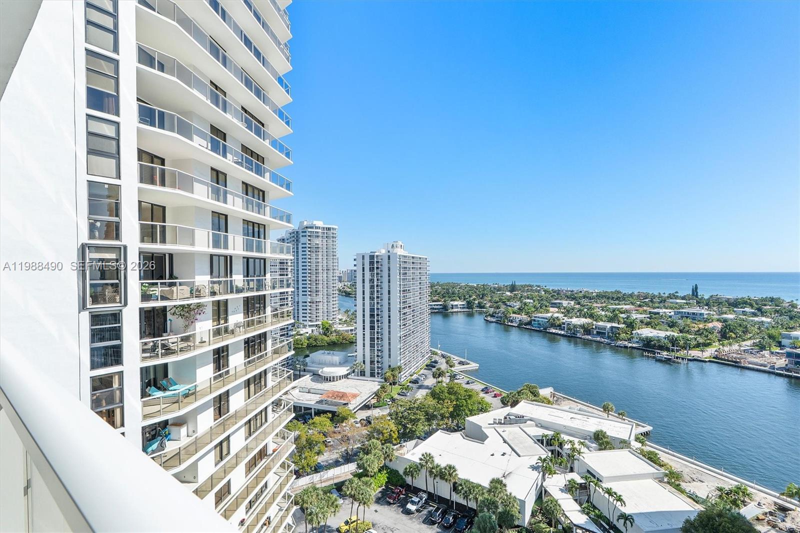 image Hamptons West1