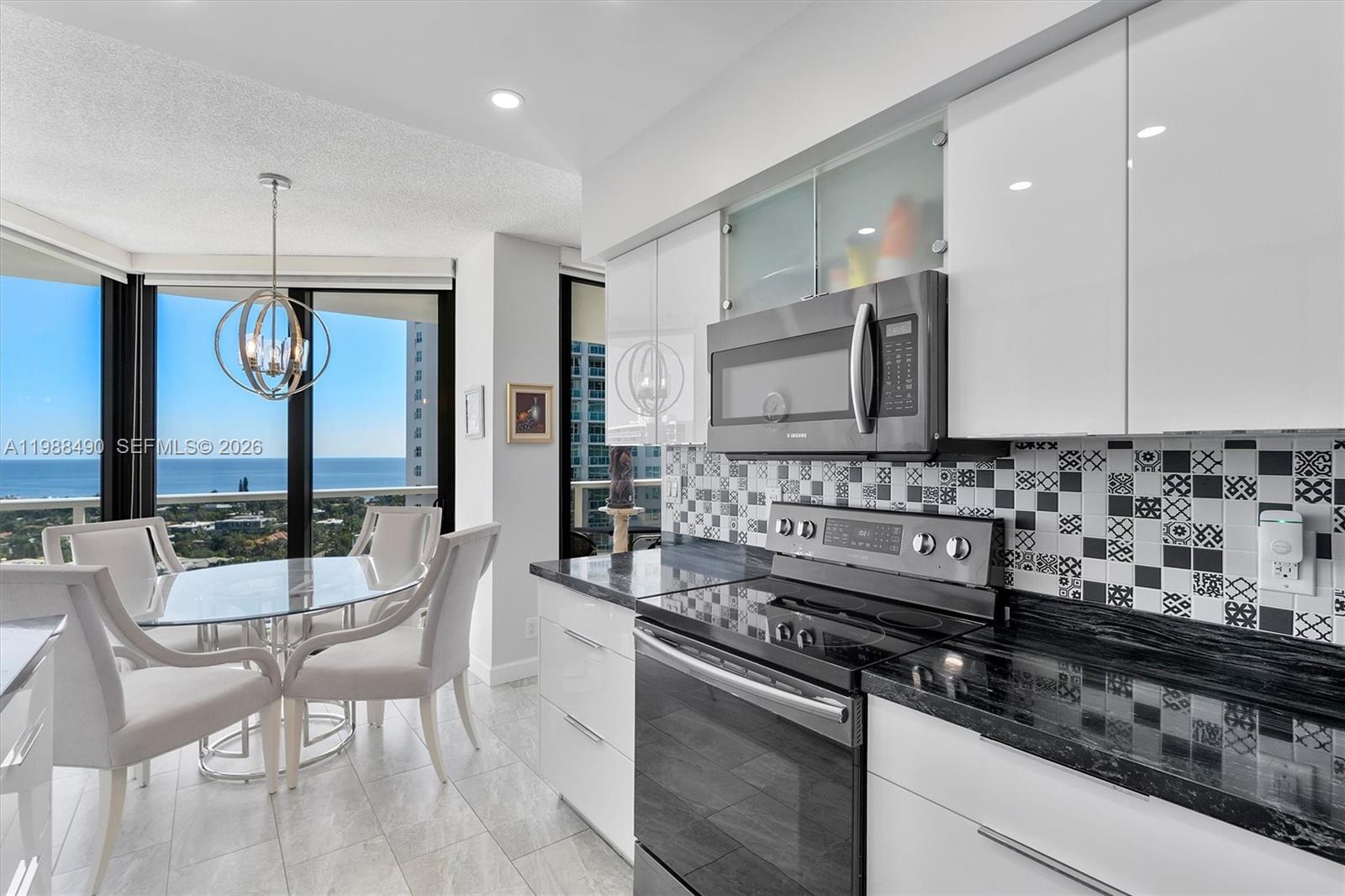 image Hamptons West20