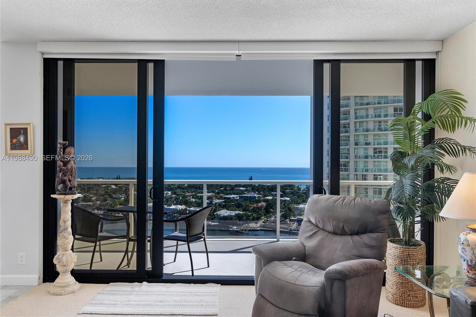 image Hamptons West24