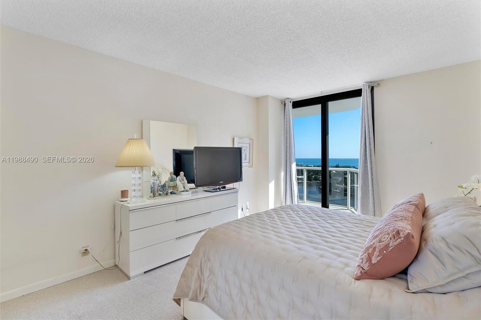 image Hamptons West27