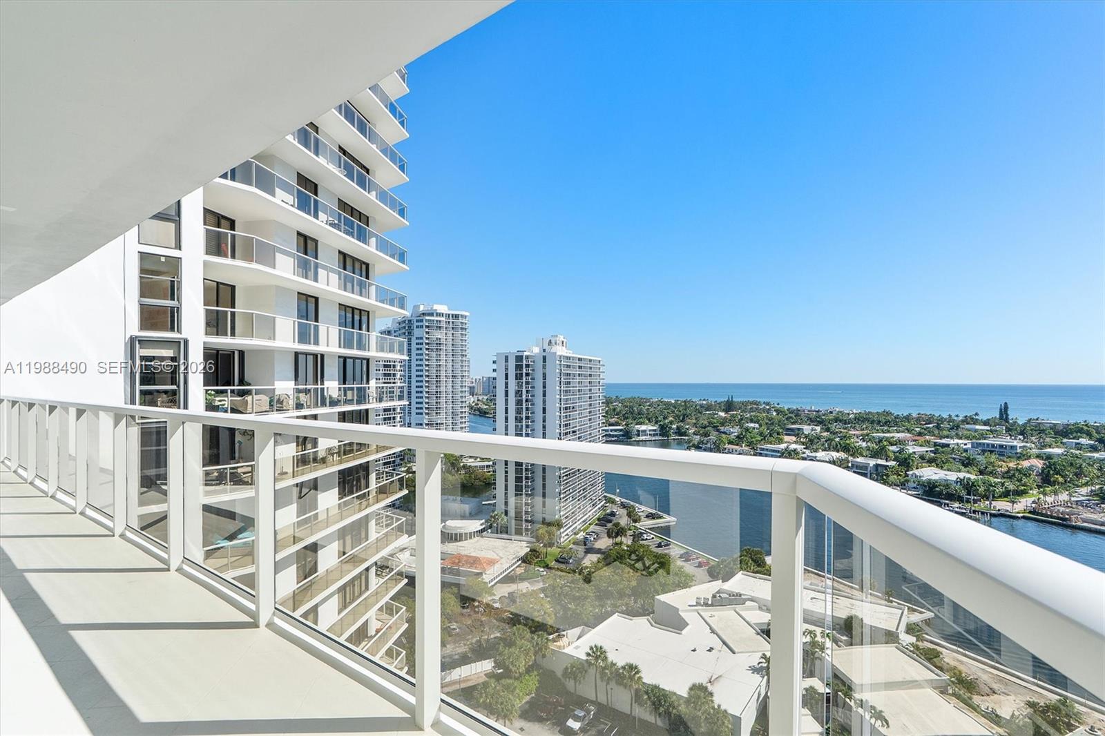 image Hamptons West3