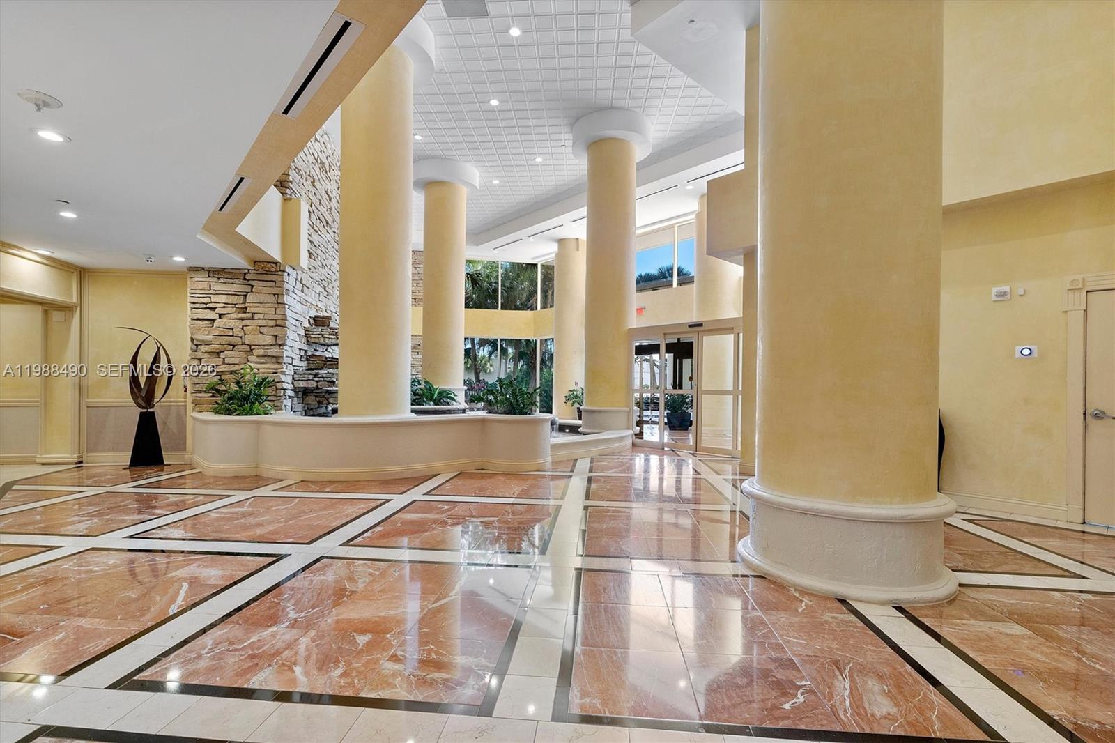 image Hamptons West42