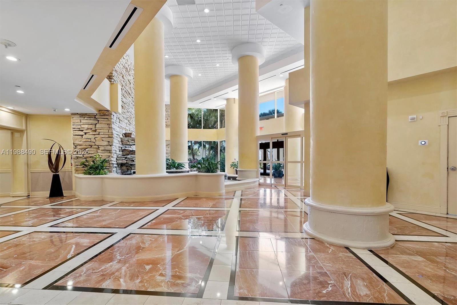 image Hamptons West43