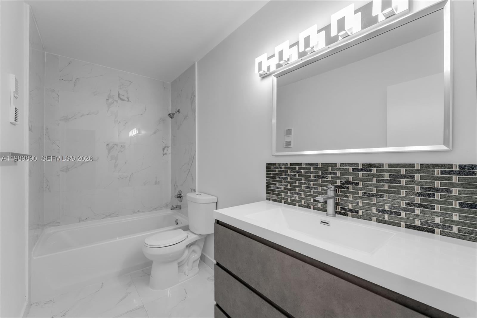 14210 SW 94th Cir Ln #104-35 Miami, FL 33186