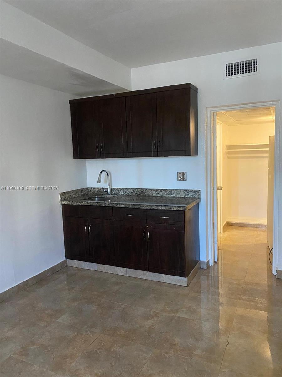 26 Diplomat Pkwy #2208