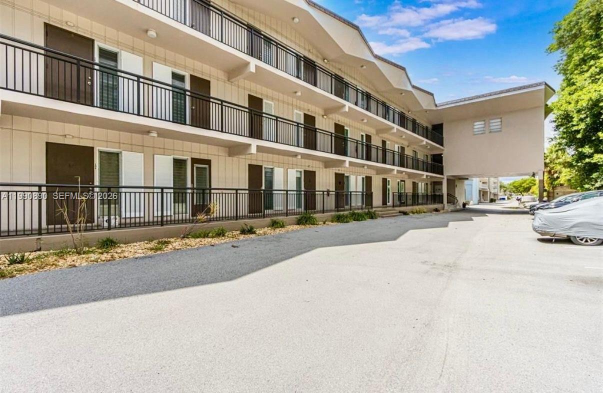 1967 S Ocean Blvd #205 Lauderdale By The Sea, FL 33062