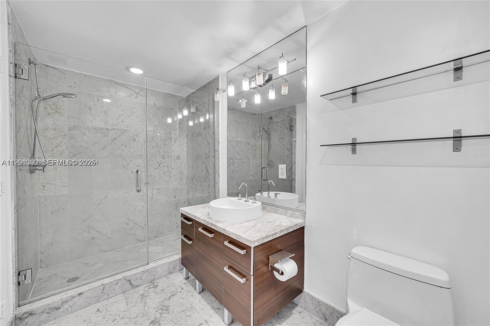 image Vizcayne South9