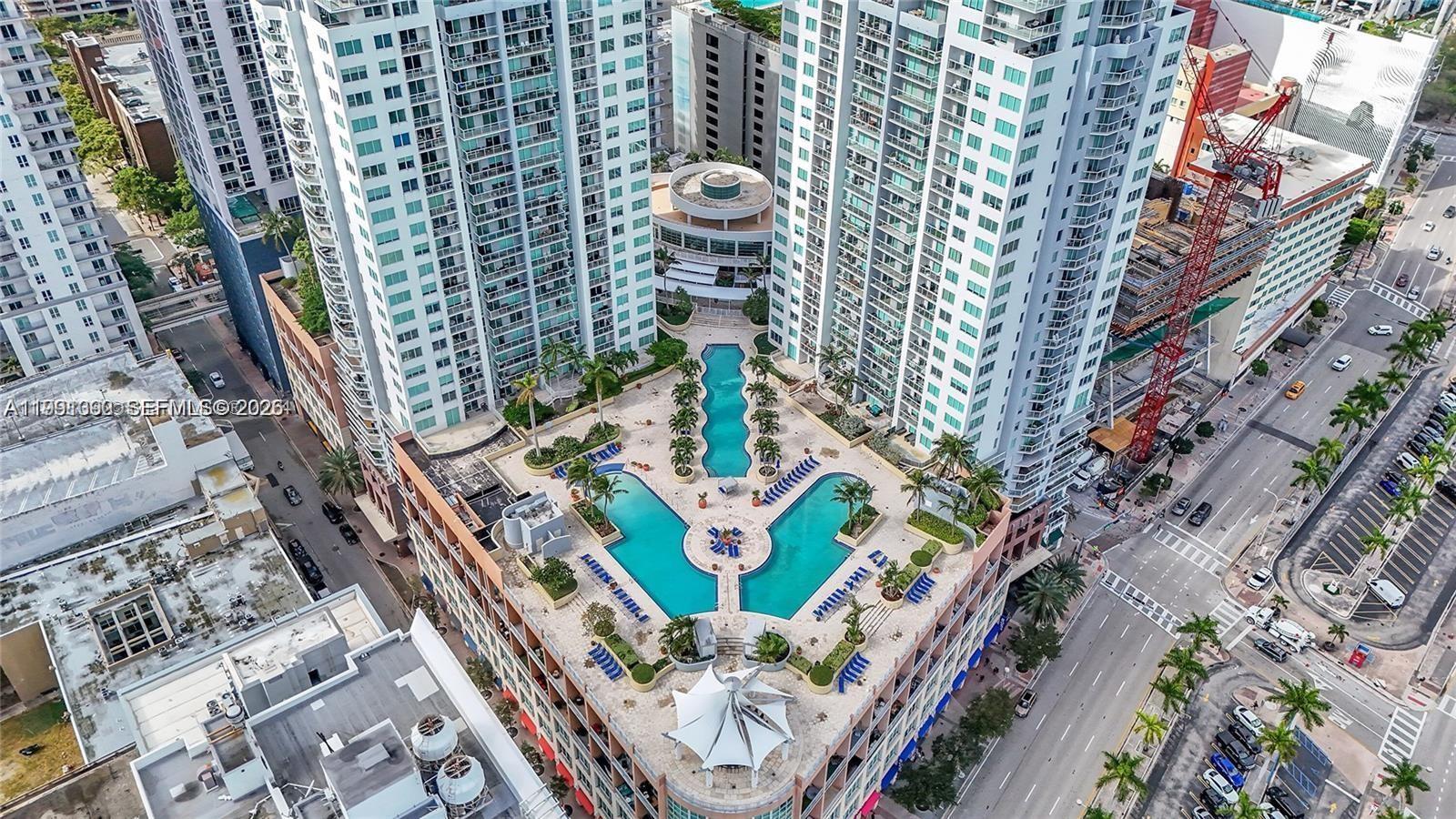 image Vizcayne South17