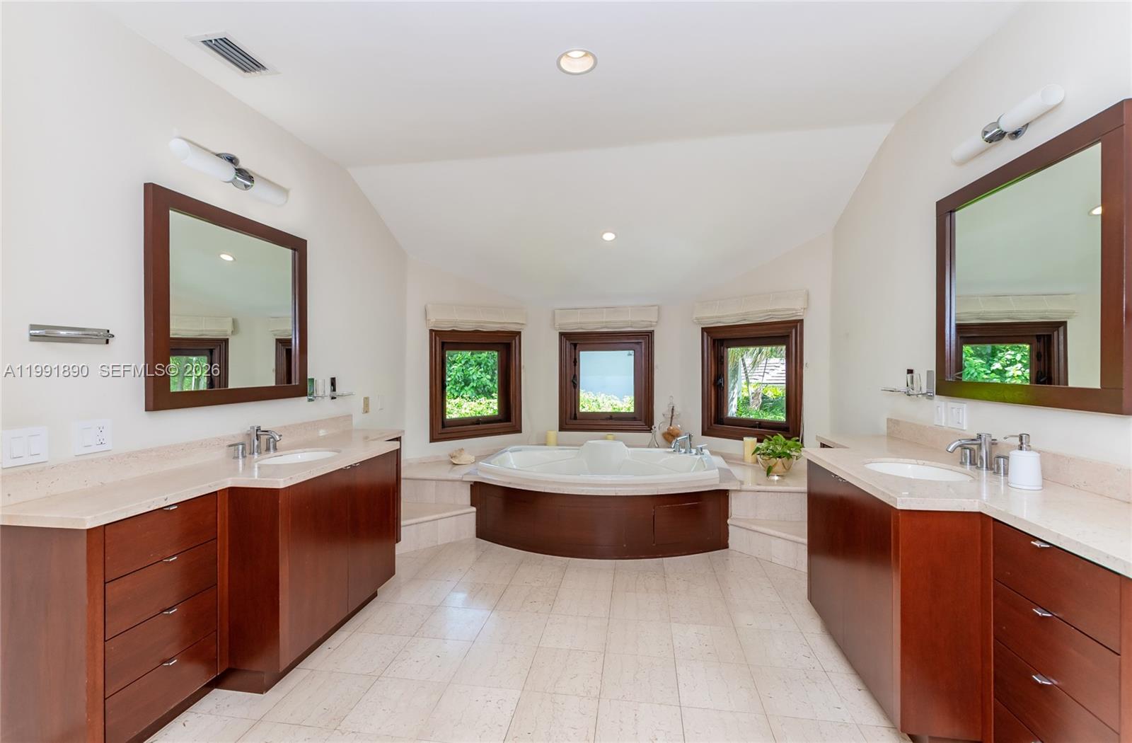 174 Isla Dorada Blvd Coral Gables, FL 33143