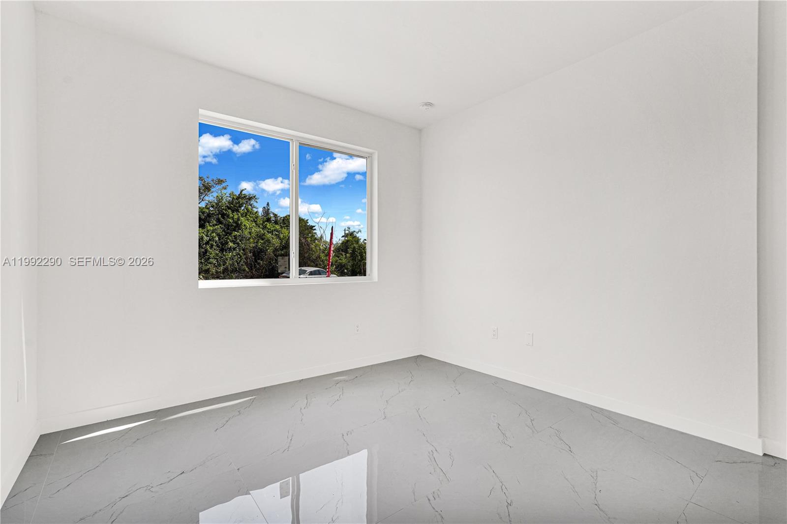 22555 SW 125th Ave #13A Miami, FL 33170