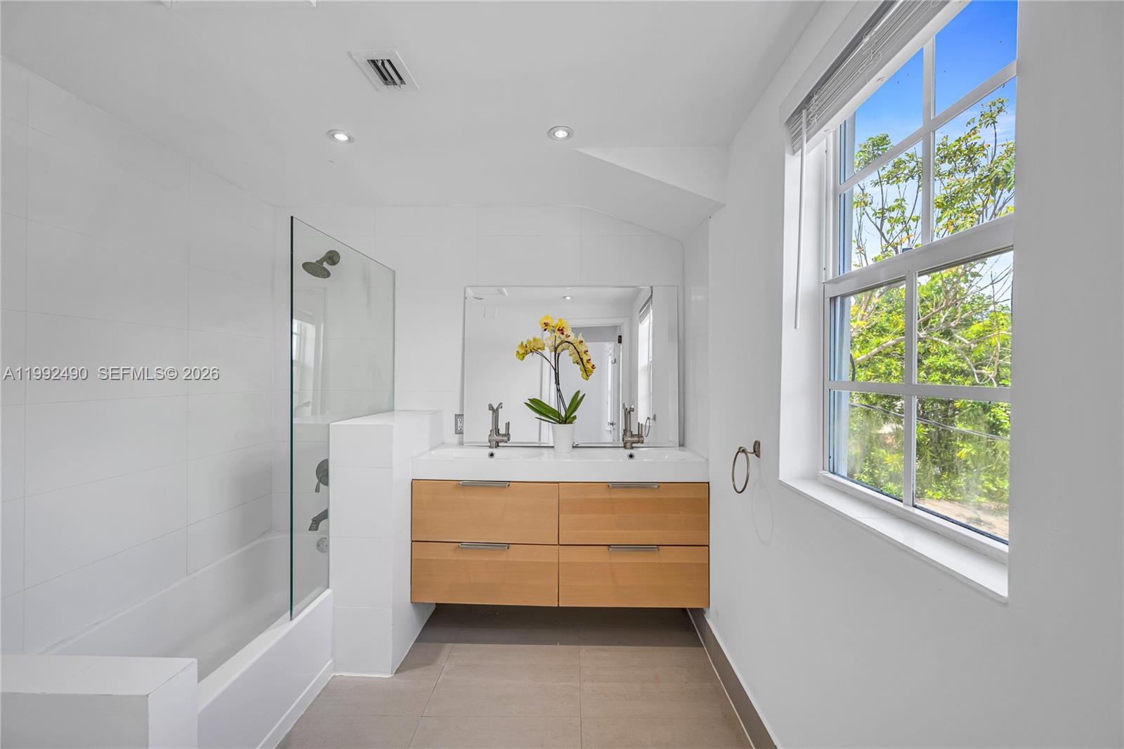 1601 SW 11th Ter Miami, FL 33135