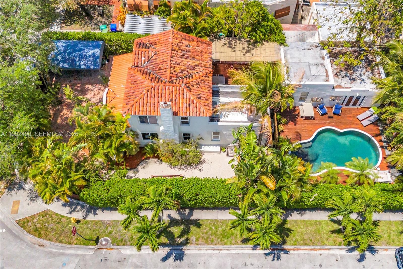 1601 SW 11th Ter Miami, FL 33135