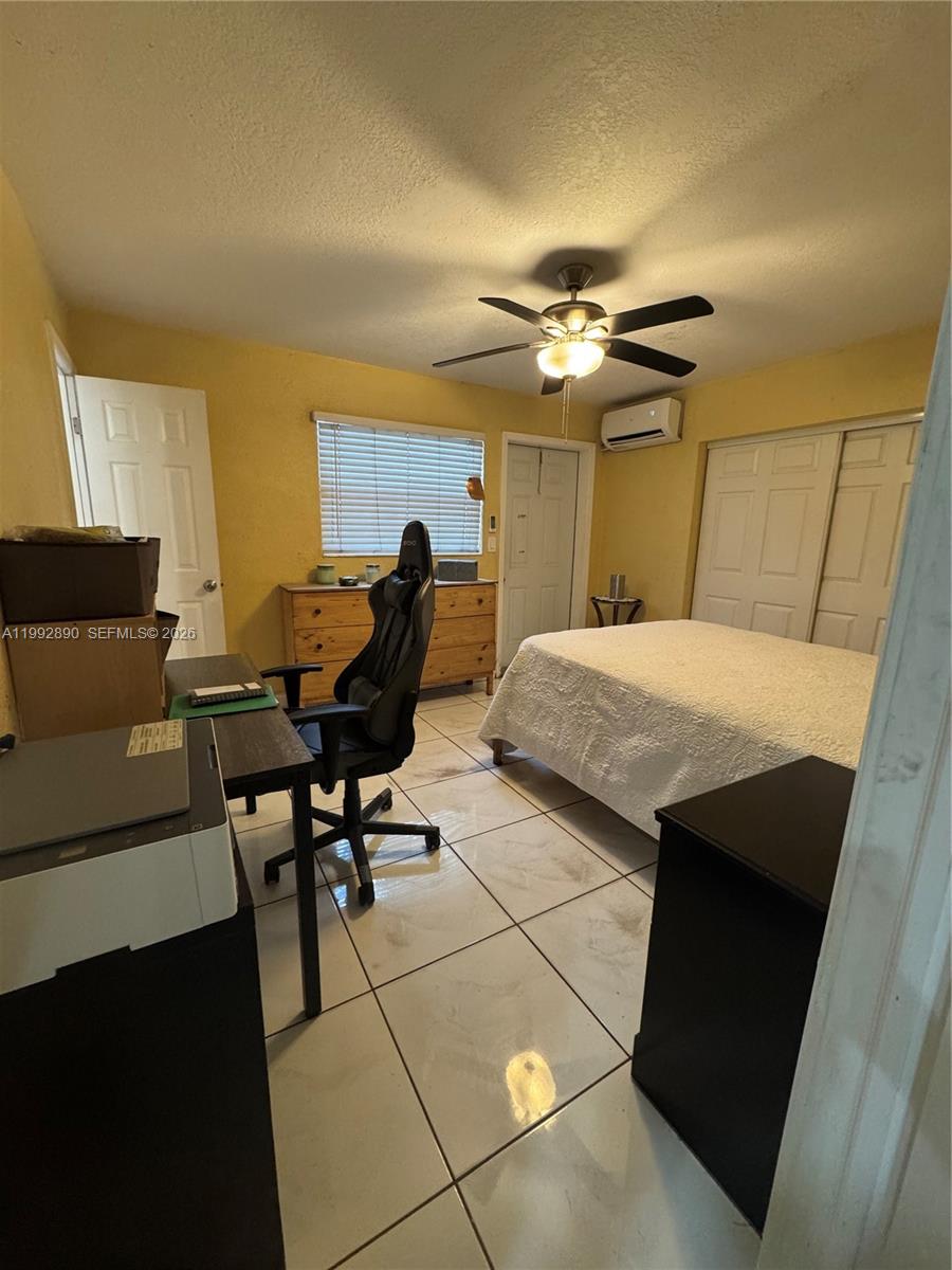 5890 NW 16th Ct Sunrise, FL 33313