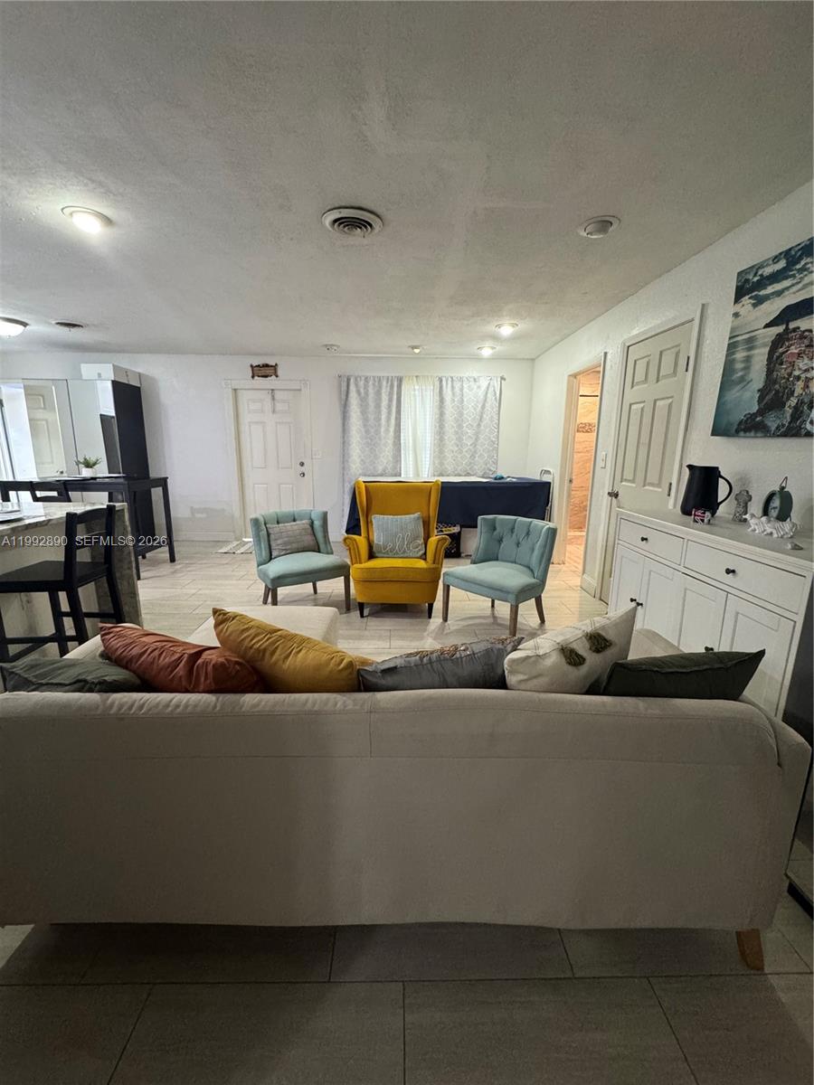 5890 NW 16th Ct Sunrise, FL 33313