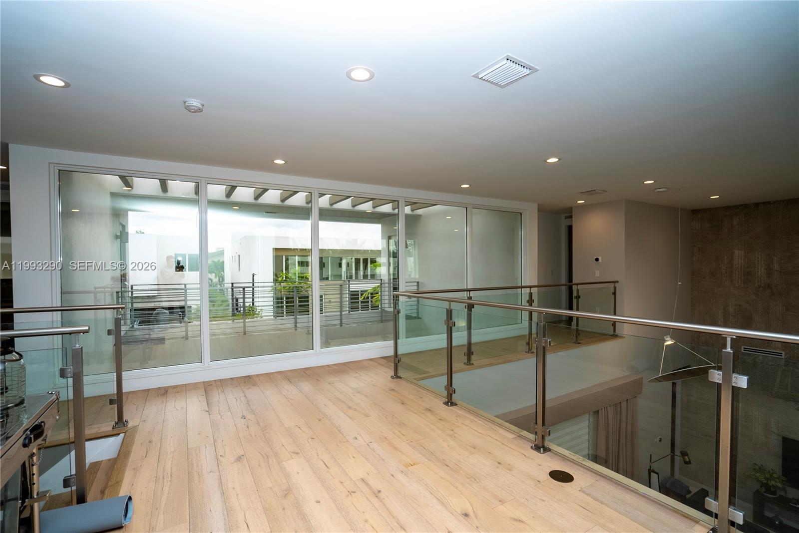 10272 NW 75th Ter Doral, FL 33178