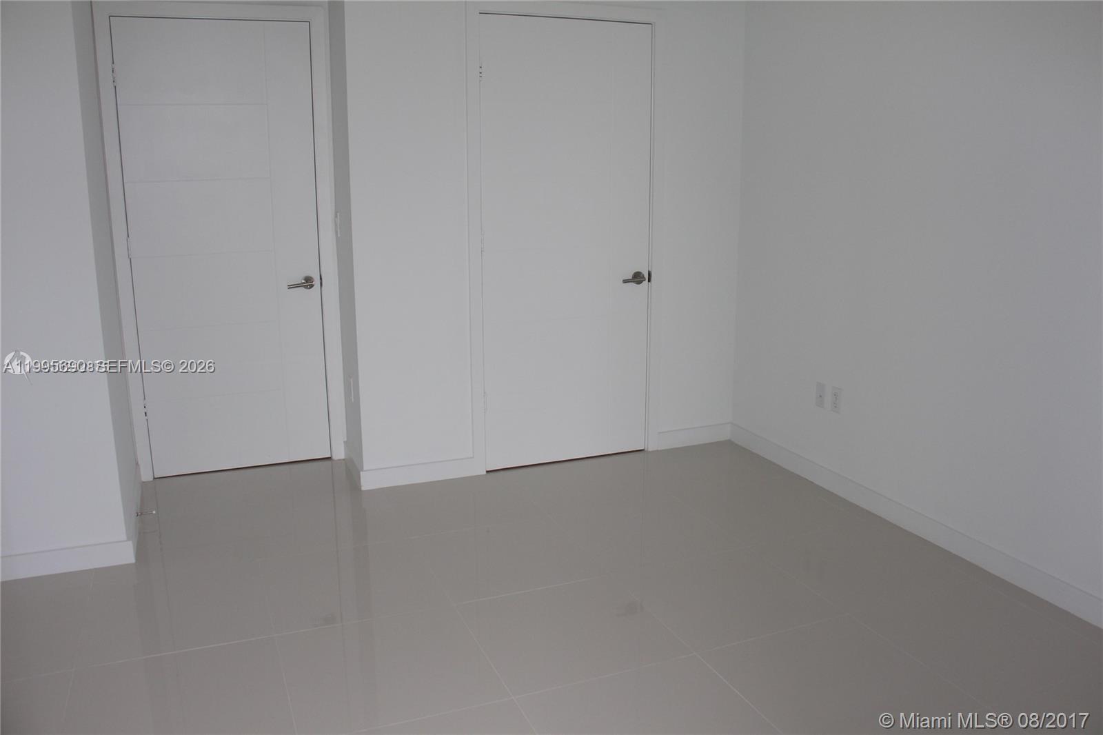 image Brickell Ten12