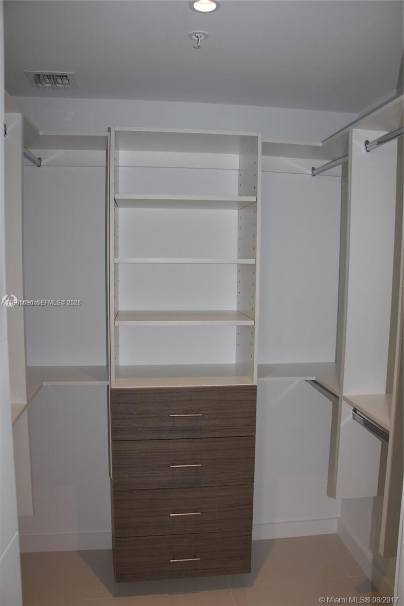 image Brickell Ten13