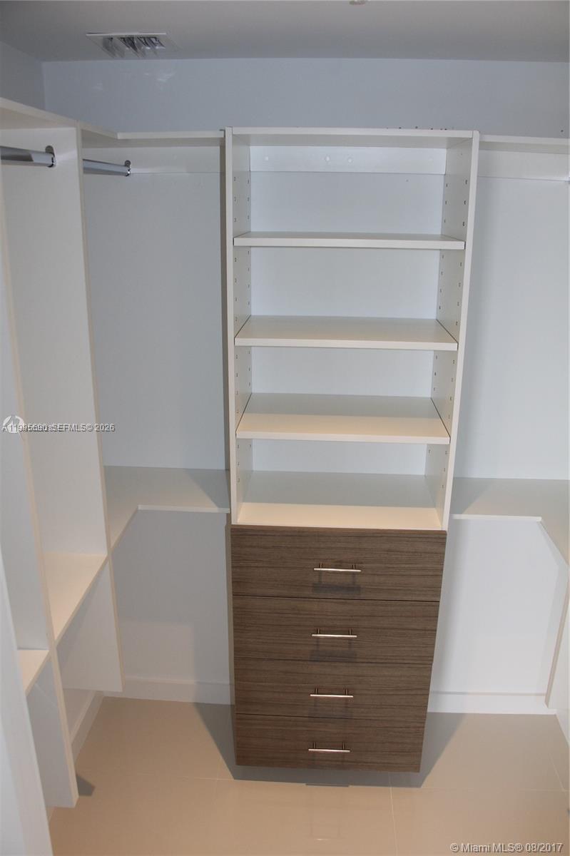 image Brickell Ten14