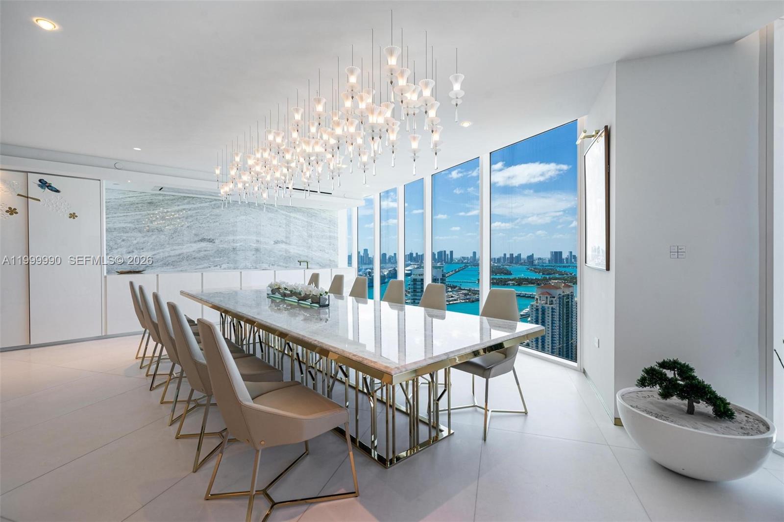 300 S Pointe Dr #PH-5 Miami Beach, FL 33139