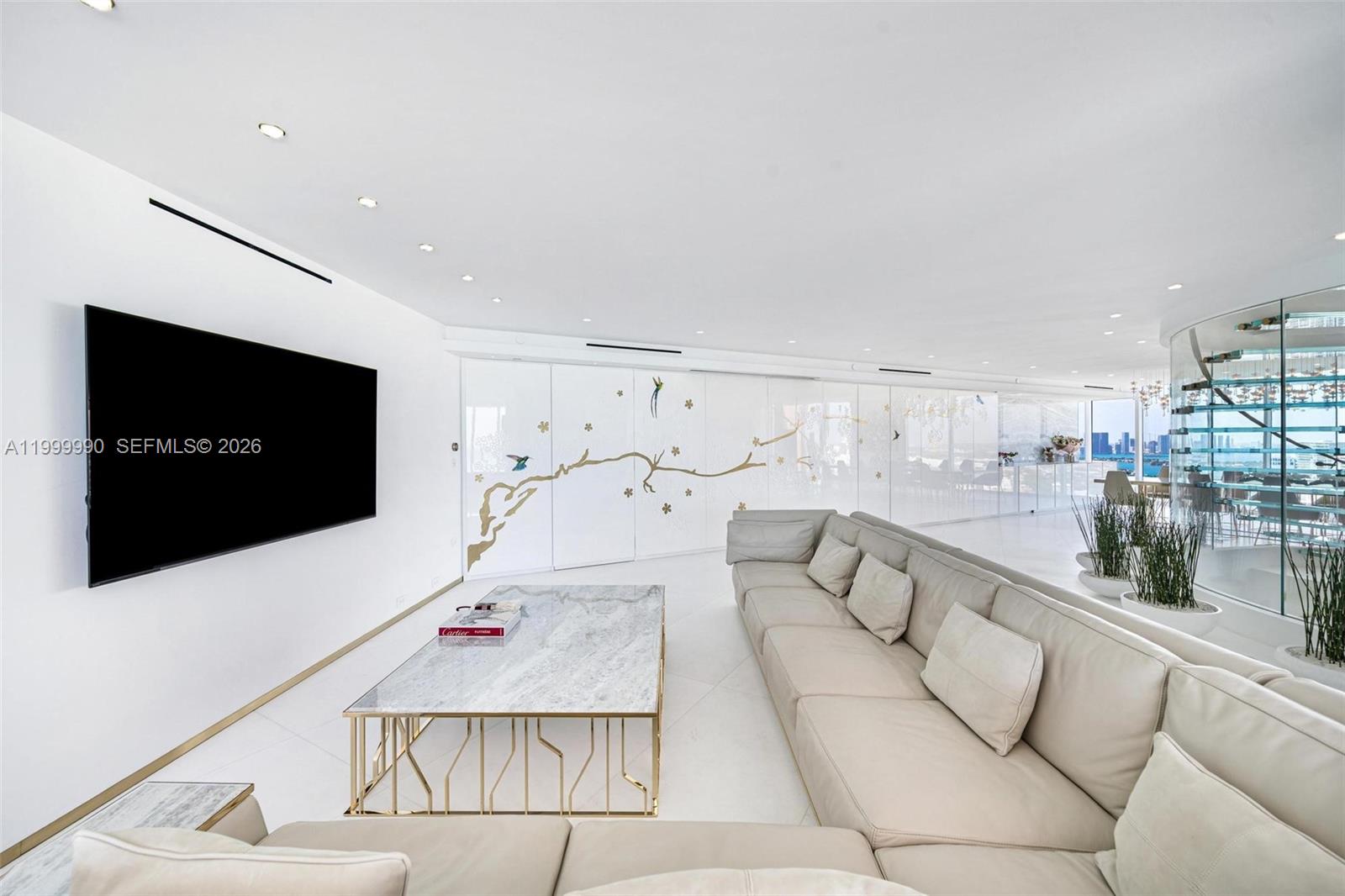 300 S Pointe Dr #PH-5 Miami Beach, FL 33139